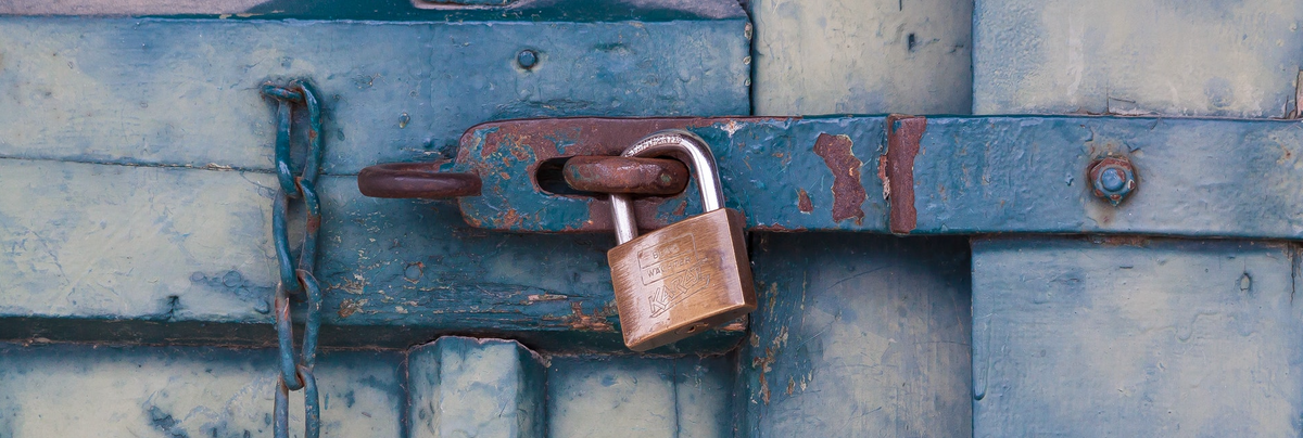 Removes access from a key container